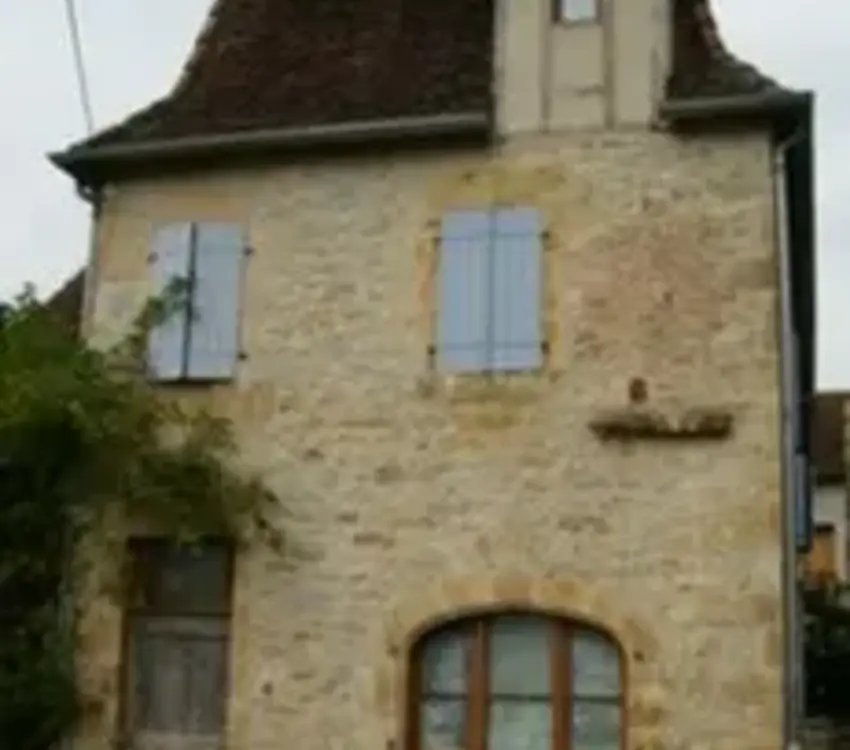 Ancienne bâtisse restaurée par la commune